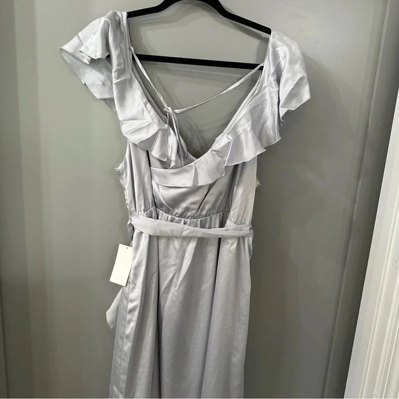 NWT Show Me Your Mumu Samantha Ruffle Wrap Dress Silver Luxe Satin Size 3X - Picture 4 of 6